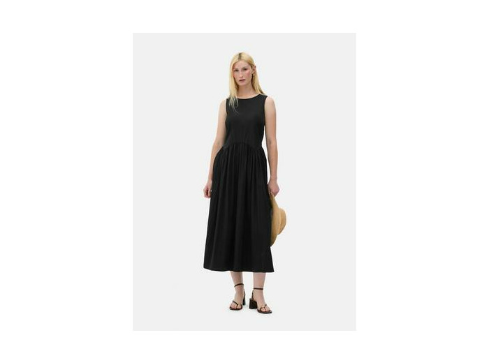 Robe longue sans manches