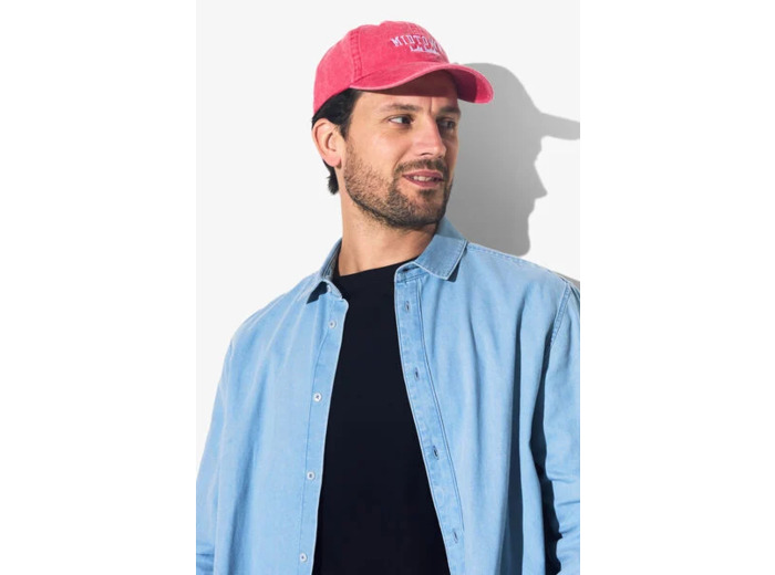 Casquette avec broderie - Rouge