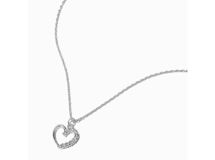 Collier à pendentif cœur moitié strass couleur argentée