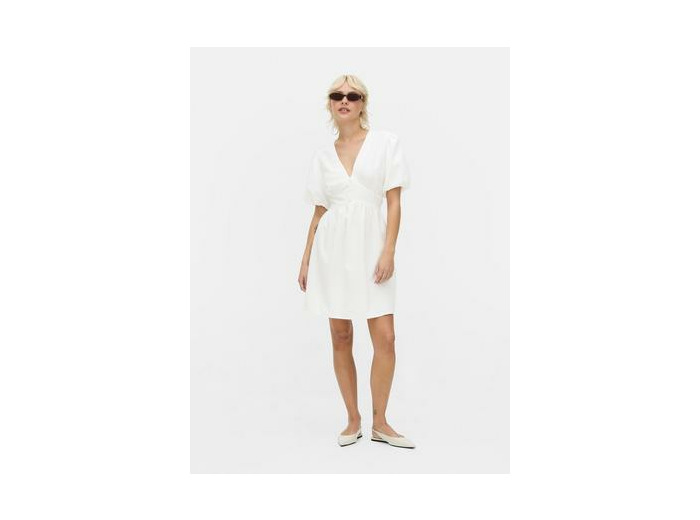 Robe avec détail sur le corsage