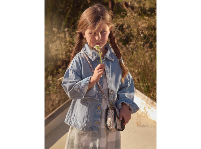 Veste en jean brodée « M » dans le dos