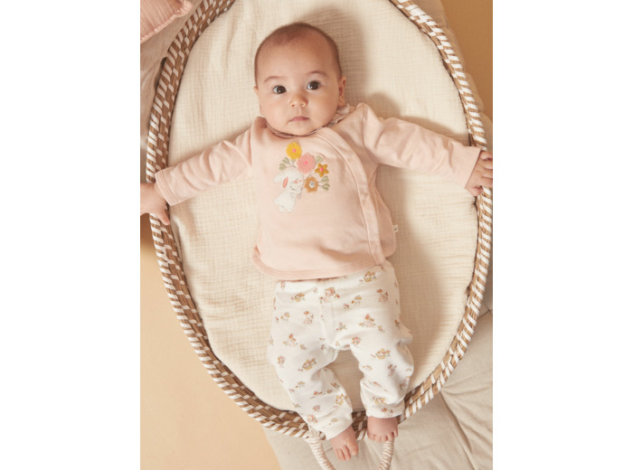 Ensemble haut et pantalon rose clair