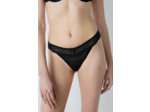 String en dentelle