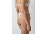 String en dentelle