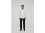Chemise blanche à poignets mousquetaires en slim fit