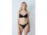 String en dentelle