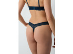 String en dentelle