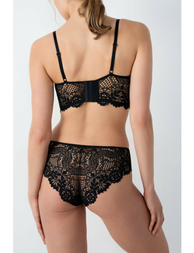 Shorty en dentelle,Shorty en dentelle;${refinementColor}