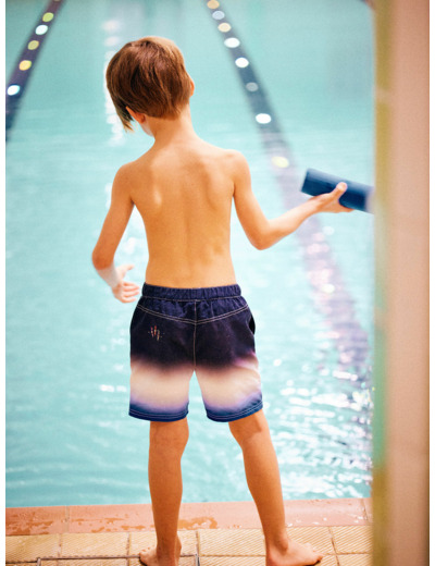 Short de bain bleu dégradé à rayures rouge enfant garçon