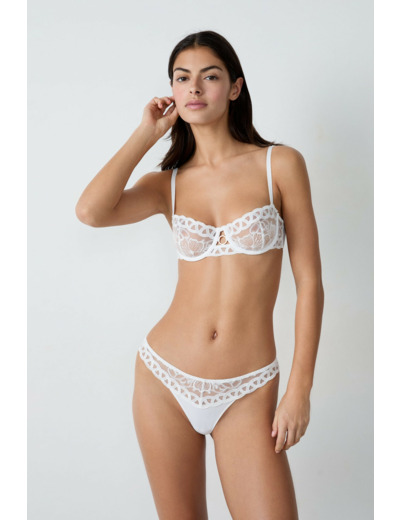 String brodé