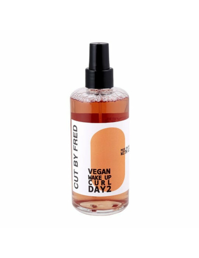 Spray définition 2ème jour boucles Vegan Wake Up Curl Day 2
