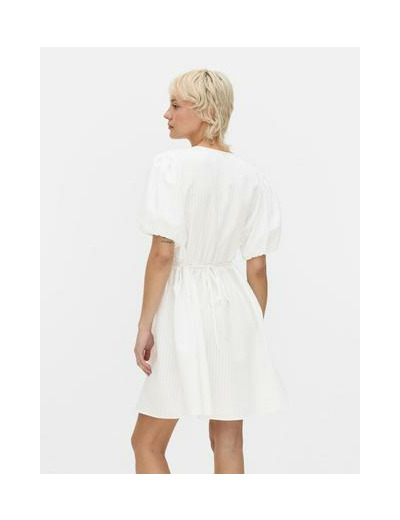 Robe avec détail sur le corsage