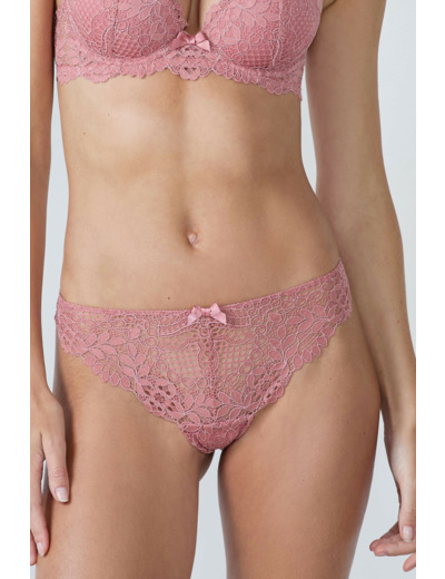 Tanga en dentelle,Tanga en dentelle;${refinementColor}