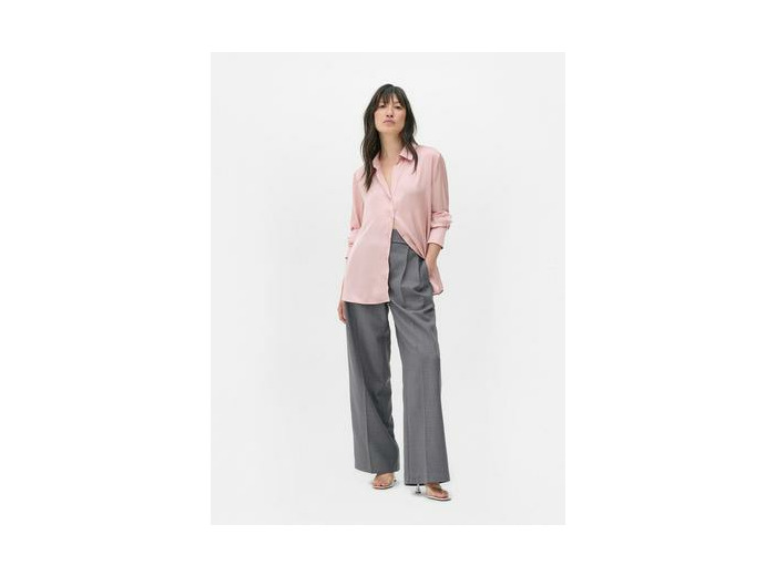 Chemise en satin à col souple