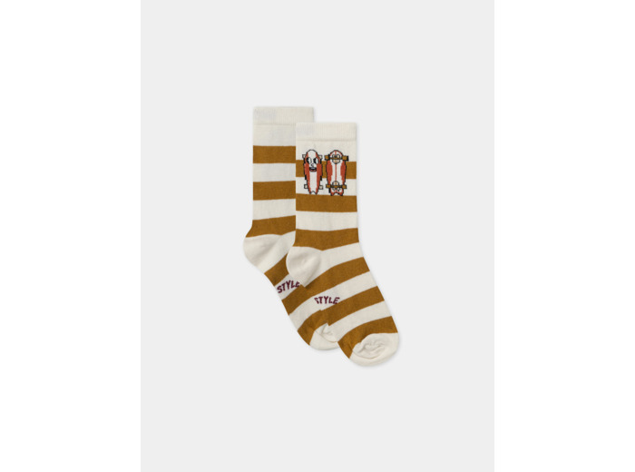 Chaussettes rayées avec skateboard