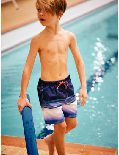 Short de bain bleu dégradé à rayures rouge enfant garçon