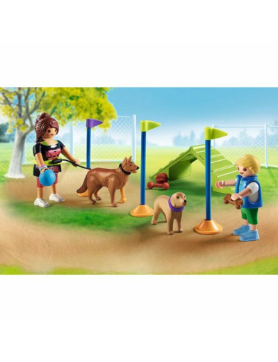 AIRE DE JEUX POUR CHIENS ET PERSONNAGES PLAYMOBIL MY LIFE 71745