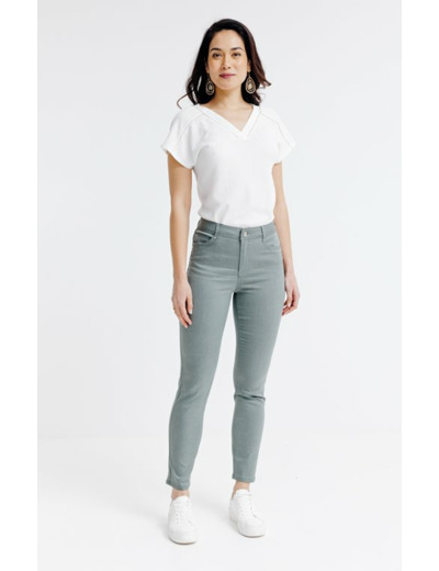 Pantacourt avec boutons fantaisies