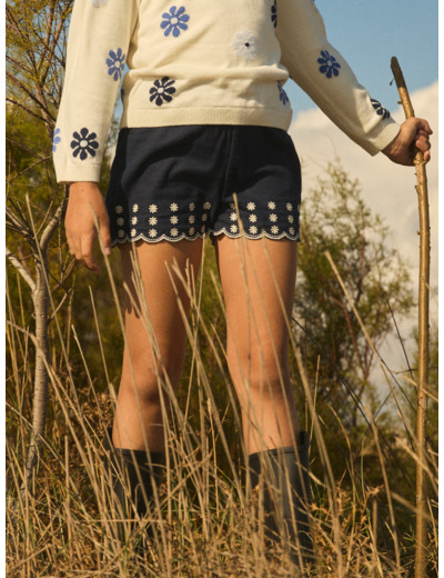 Short brodé