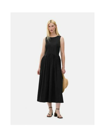 Robe longue sans manches