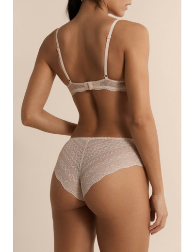 Shorty en dentelle,Shorty en dentelle;${refinementColor}