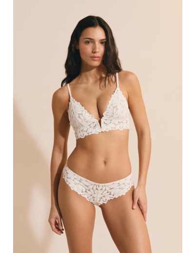 Shorty en dentelle,Shorty en dentelle;${refinementColor}