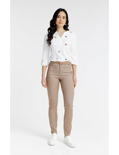 Pantacourt avec broderies