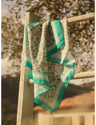 Foulard carré imprimé fleuri