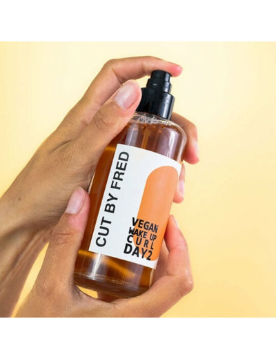 Spray définition 2ème jour boucles Vegan Wake Up Curl Day 2