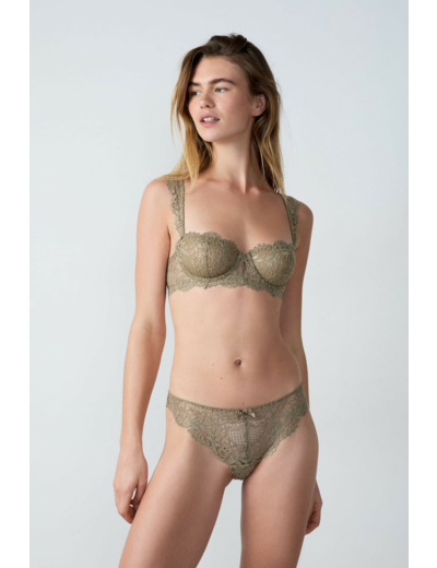 Tanga en dentelle,Tanga en dentelle;${refinementColor}