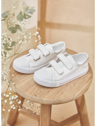 Baskets blanches scratchs