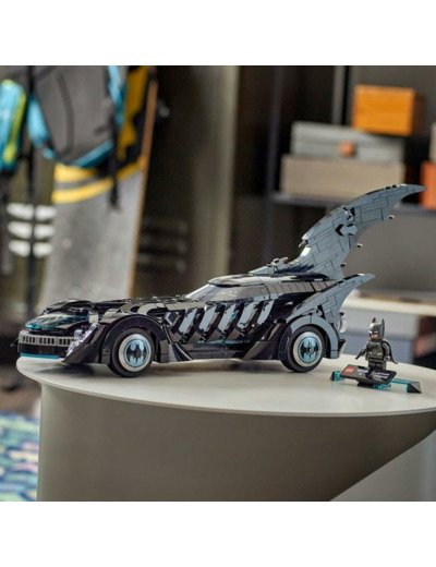 BATMOBILE™ BATMAN FOREVER™ LEGO® DC COMICS SUPER HEROES™ 76304