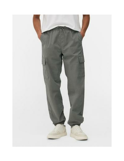Pantalon cargo resserré aux chevilles