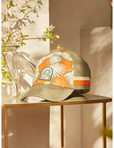 Casquette verte imprimée