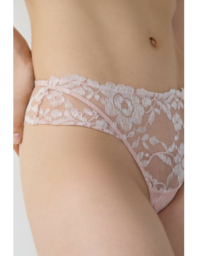 Tanga dentelle et tulle