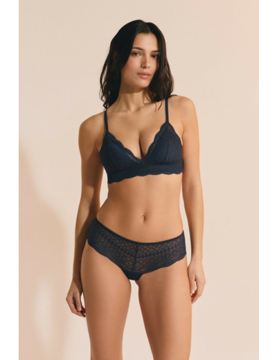 Shorty en dentelle,Shorty en dentelle;${refinementColor}