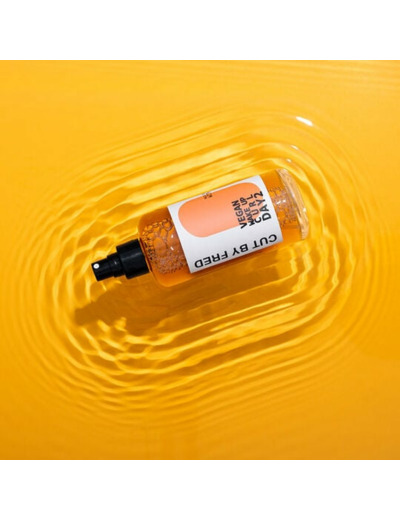 Spray définition 2ème jour boucles Vegan Wake Up Curl Day 2