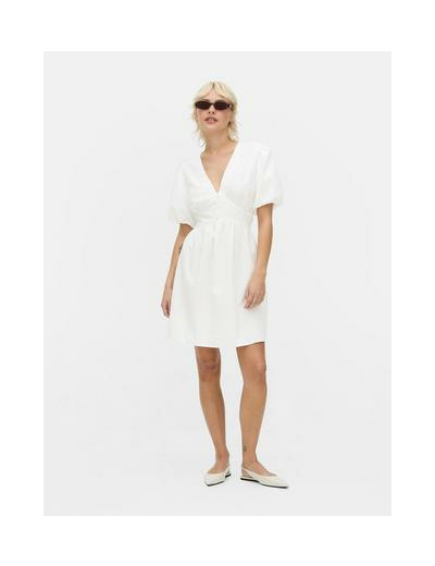 Robe avec détail sur le corsage