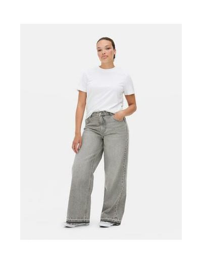 Jean à ourlets effilochés