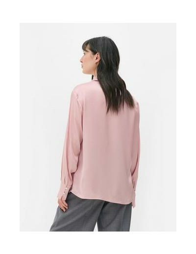 Chemise en satin à col souple