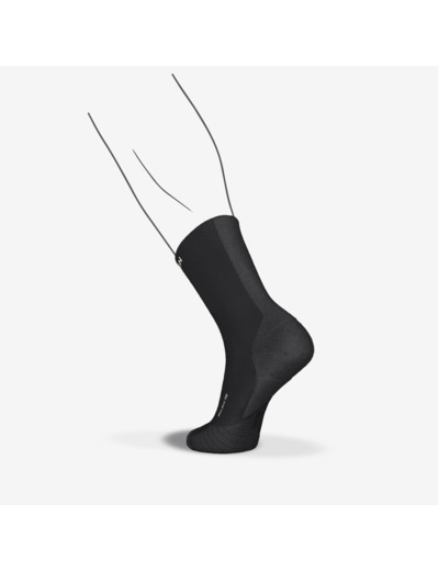 Chaussettes de running KIPRUN run900 fines mi-mollet noires