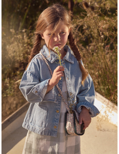Veste en jean brodée « M » dans le dos