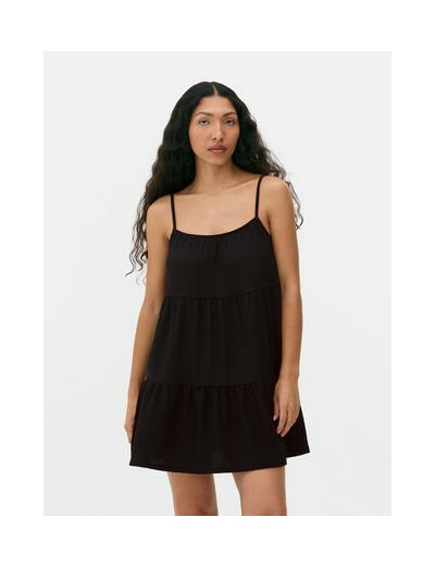 Mini robe à bretelles et superpositions