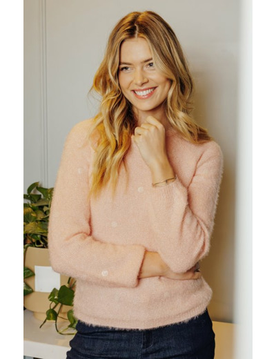 Pull en maille fluffy et pois en sequins