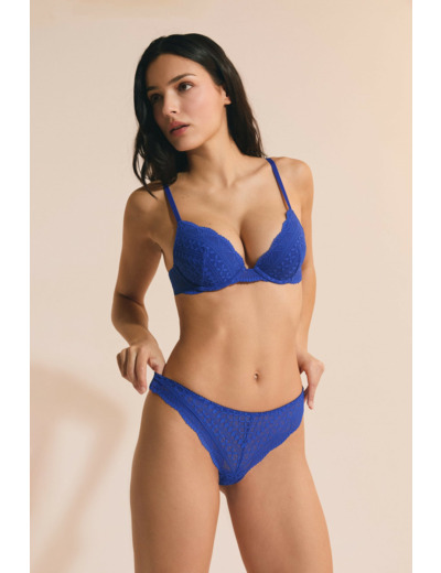 Tanga en dentelle,Tanga en dentelle;${refinementColor}