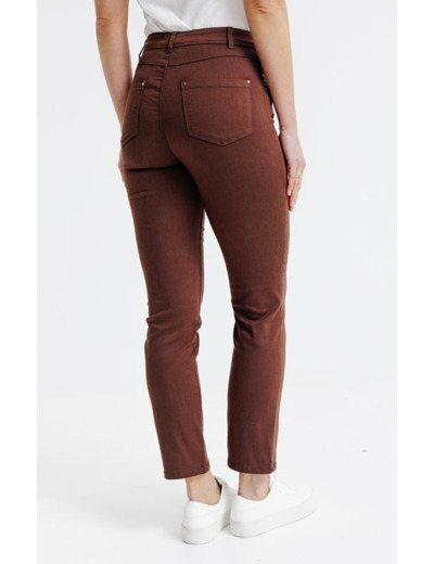 Pantacourt contenant du modal