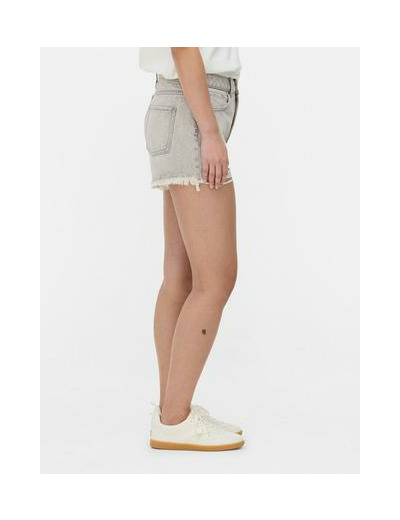 Short en jean déchiré