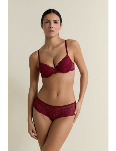 Shorty en dentelle,Shorty en dentelle;${refinementColor}