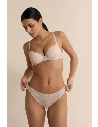 Tanga en dentelle,Tanga en dentelle;${refinementColor}