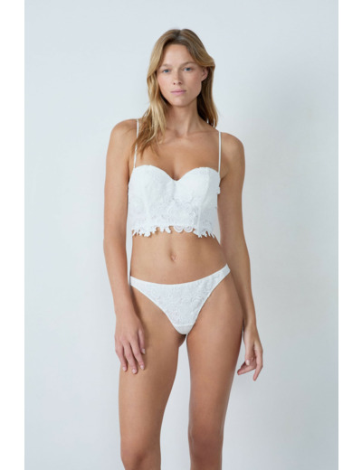 Soutien-gorge bustier coques fines avec broderies